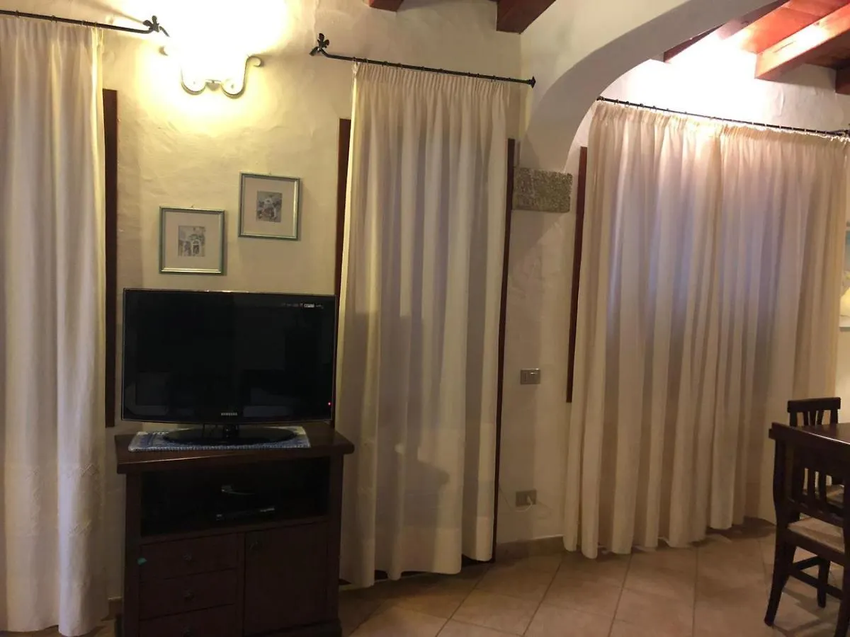 Villino climatizzato con veranda vista mare San Teodoro  Casa vacanze