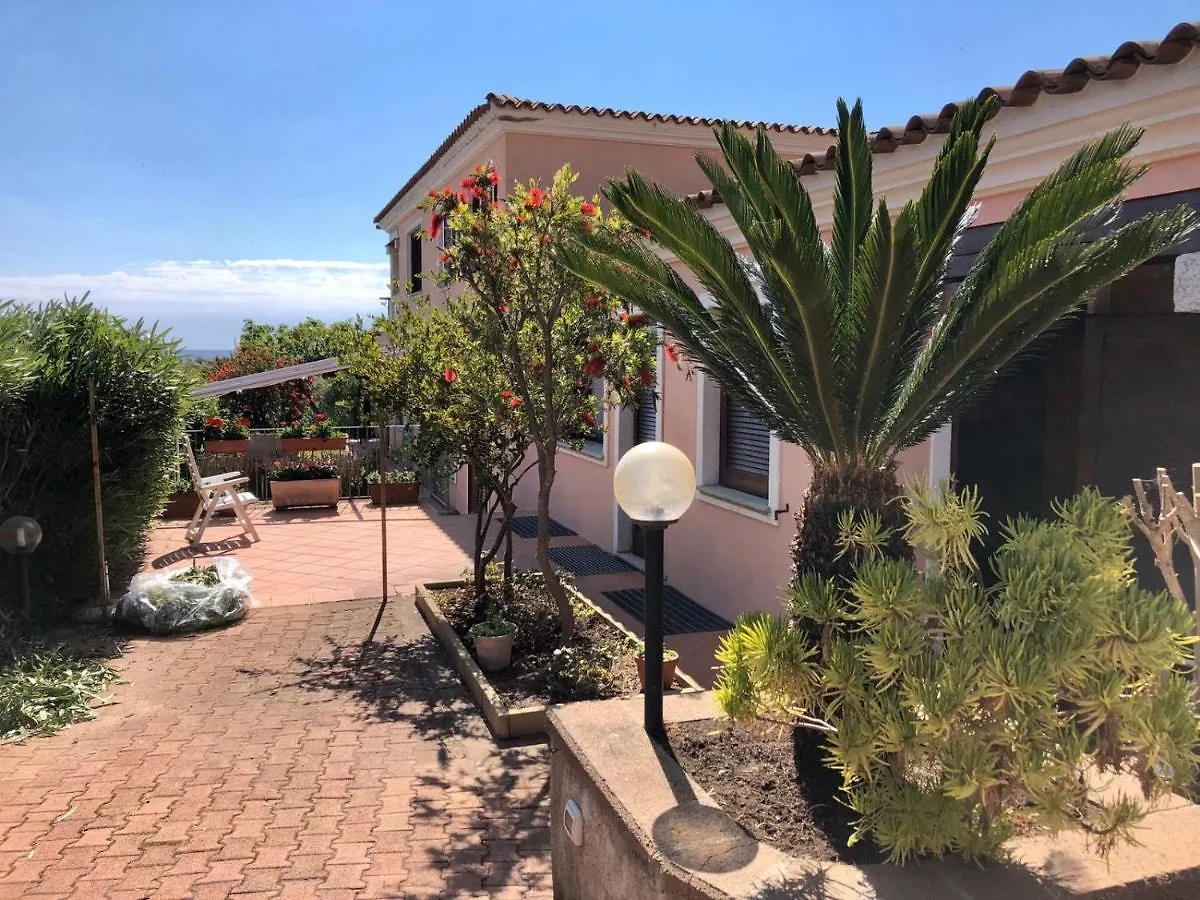 Villino climatizzato con veranda vista mare San Teodoro  Casa vacanze San Teodoro (Sardinia)